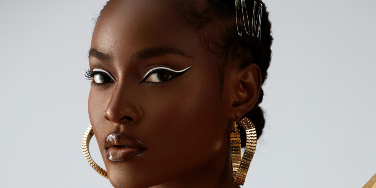 5 marques de maquillage bien connues et détenues par des personnes noirs