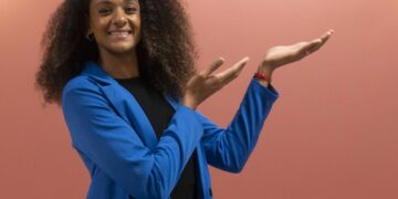 La rugby woman Anne-Cécile Ciofani s’associe à Blissim pour célébrer la beauté