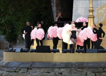 Lady Gaga, habillée par Dior à la cérémonie d'ouverture des Jeux Olympiques