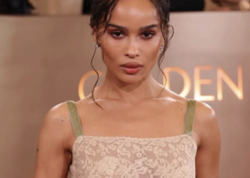 Zoe Kravitz relance les écouteurs filaires