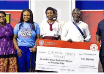 Mercy Okang, la jeune Ghanéenne qui fait aimer les sciences